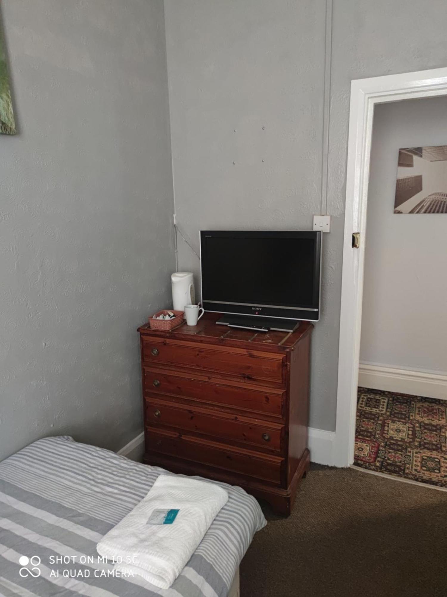Sussex Lodge Guest House Slough Ngoại thất bức ảnh