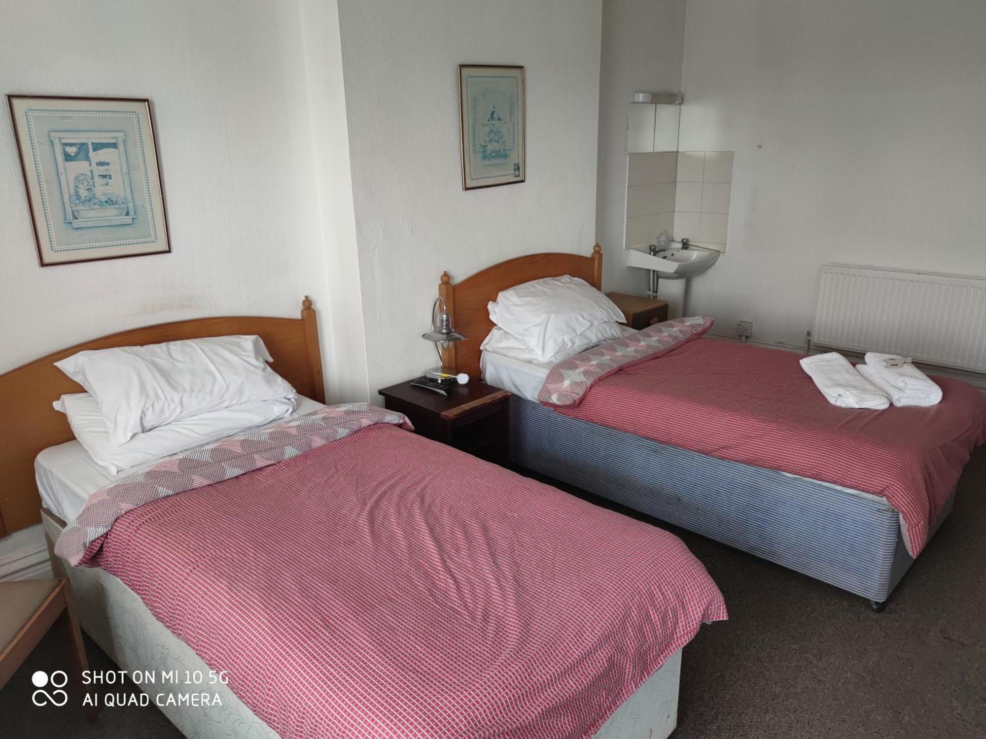 Sussex Lodge Guest House Slough Ngoại thất bức ảnh