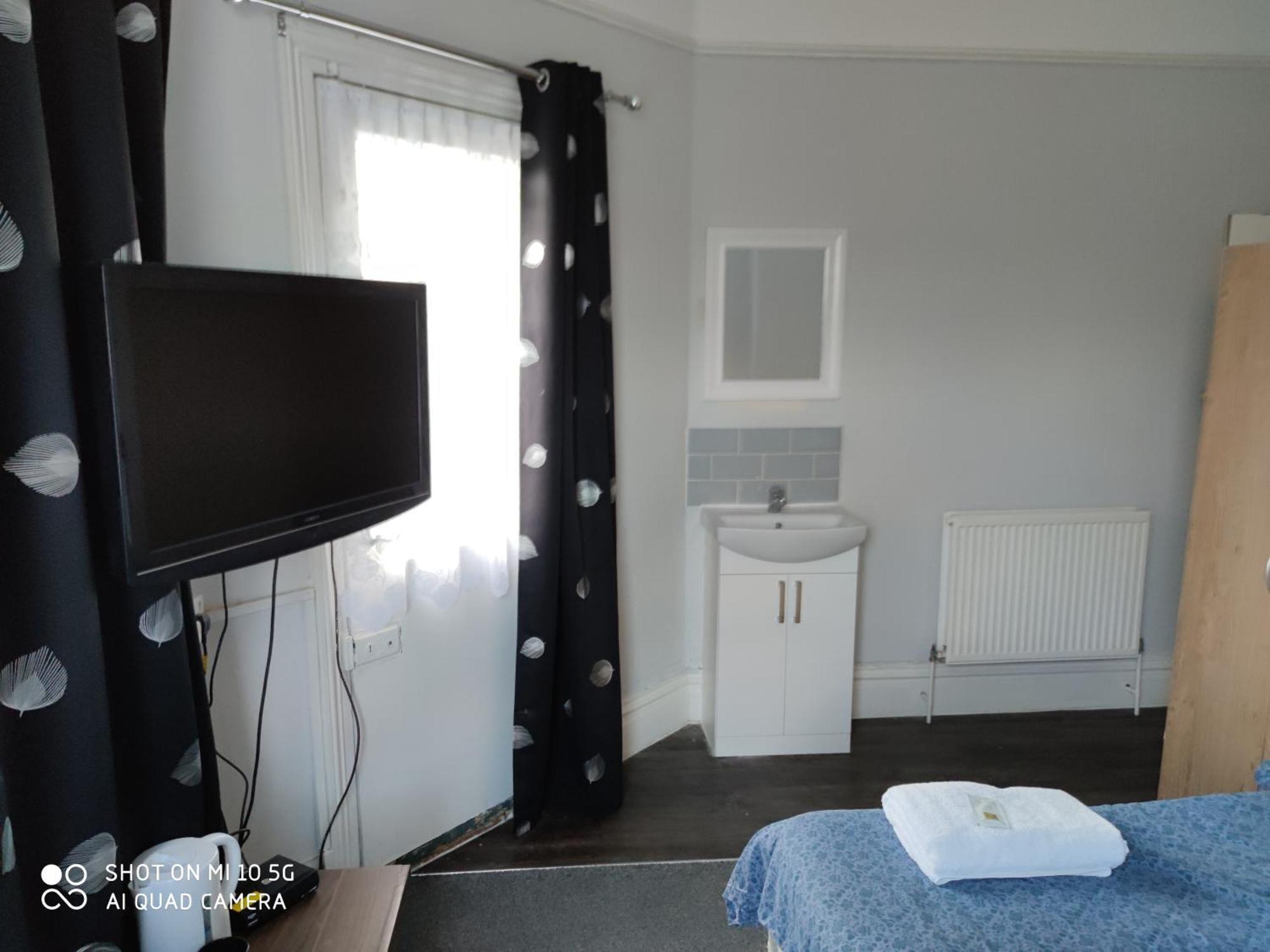 Sussex Lodge Guest House Slough Ngoại thất bức ảnh